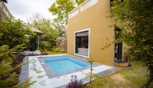 Luxury Pool Villa