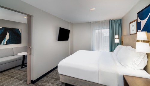 Suite, 1 King Bed, Accessible (Comms, Transfer Shower)