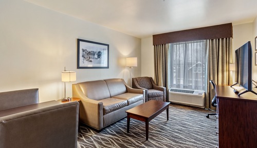 Suite, 1 King Bed with Sofa Sleeper, Accessible Tub, Kitchenette, Non Smoking