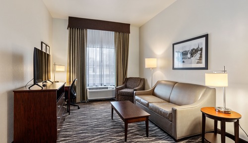 Suite, 1 King Bed with Sofa Sleeper, Kitchenette, Non Smoking