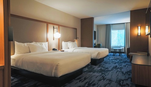 Suite, Multiple Beds, Non Smoking, Partial Lake View