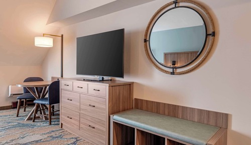 Suite, 1 King Bed with Sofa bed, Non Smoking