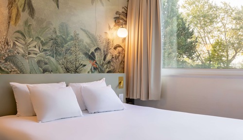 Superior Room, 1 Queen Bed, Non Smoking, Lake View