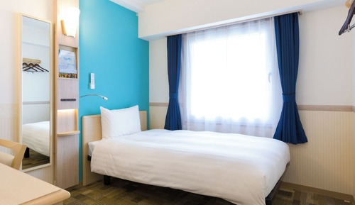 Single Room, Smoking