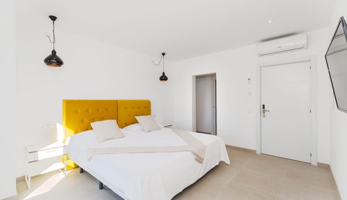 Superior Room, Jetted Tub