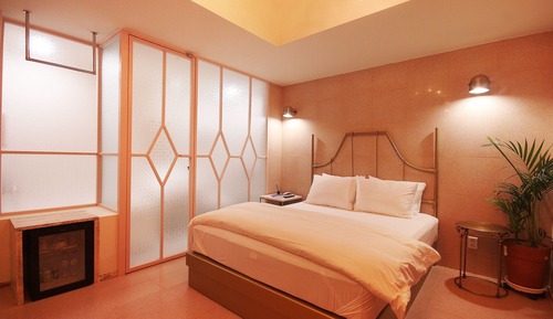 Room (Suite)