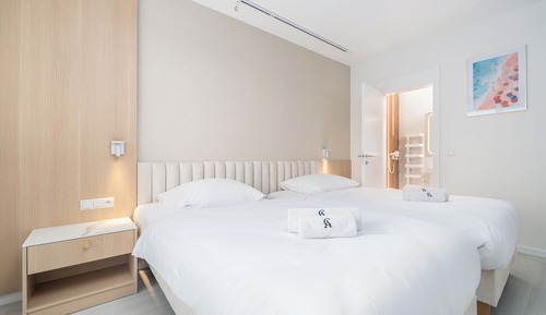 Executive Apartment, Lake View