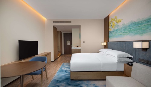Basic Room, 1 Queen Bed