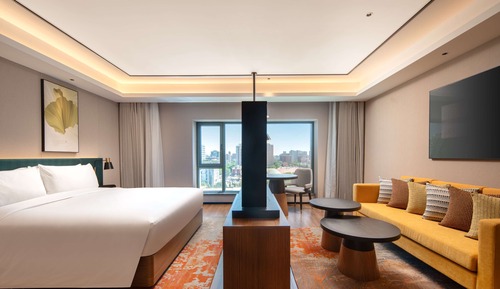 Deluxe Room, 1 King Bed