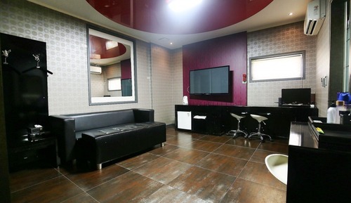 Room (Suites)