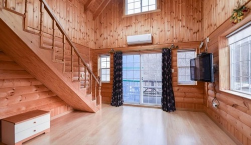 Room (Magnolia Room 1 (Duplex))