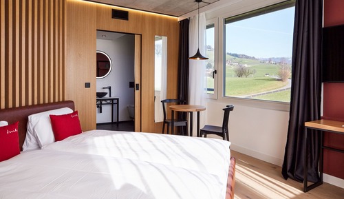 Standard Room, 1 King Bed