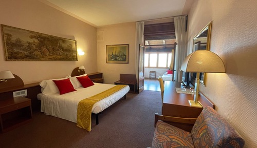 Classic Quadruple Room