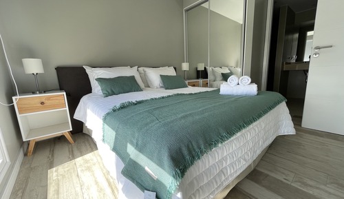 Apartment (305)