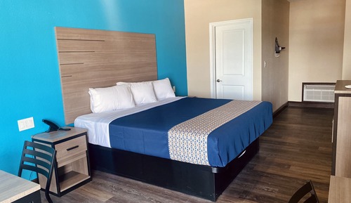 Standard Room, 1 King Bed