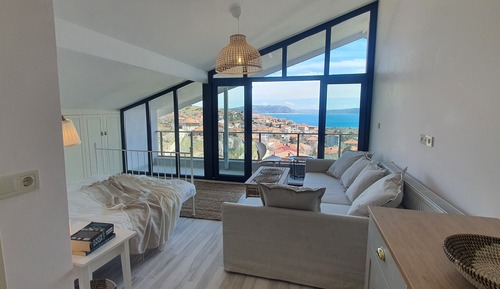 Deluxe Studio, Lake View
