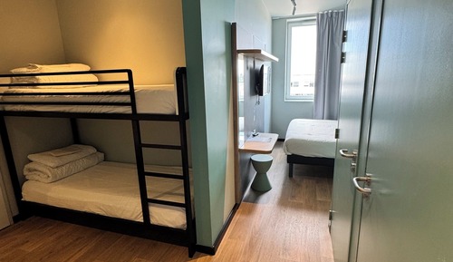Room (5 people)