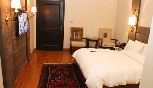 Deluxe Double or Twin Room
