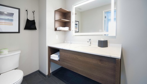Studio Suite, 2 Queen Beds, Accessible (Communications)