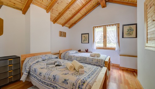 Family House, 2 Bedrooms (Lake View Chalet)
