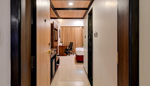 Club King Room
