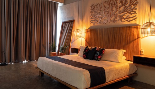 Superior Room, 1 King Bed, Jetted Tub