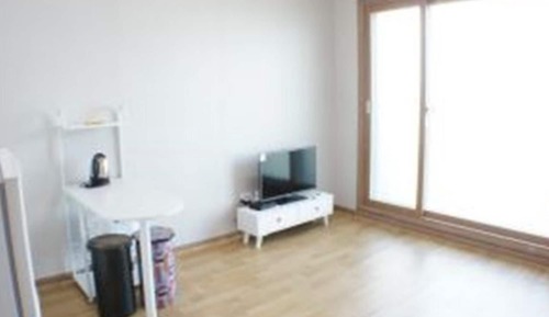 Room (Sound of waves (attic ondol room))