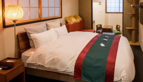 2-A Cat and Dog Friendly Room, Non Smoking