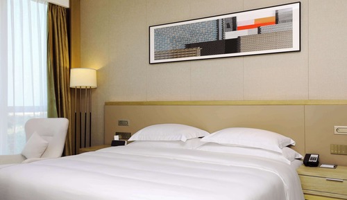 Senior Suite, 1 King Bed, Non Smoking