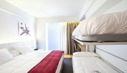 Quadruple Room (2 + 2 )