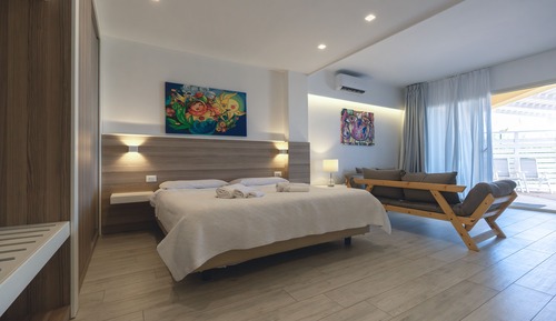 Junior Studio Suite, Pool View