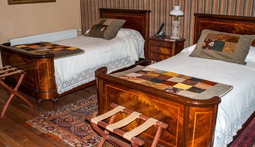 Double Room with 2 single beds