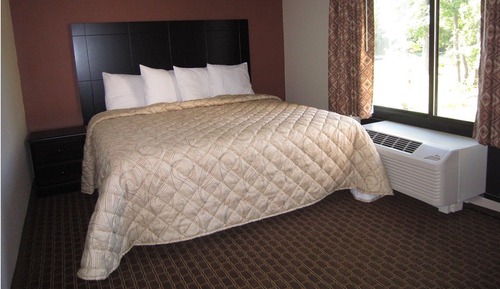 Standard Suite, 1 King Bed, Kitchenette