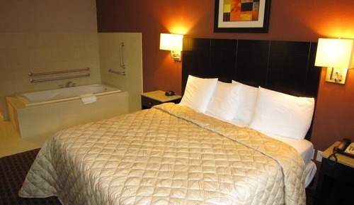 Deluxe Room, 1 King Bed, Jetted Tub
