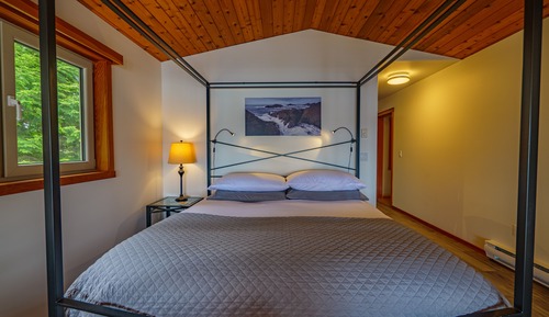 Luxury Single Room, 1 King Bed, Fireplace, Ocean View (ATLANTIS SUITE)