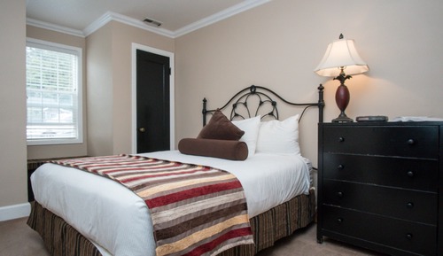 Suite, 1 Queen Bed, Kitchen