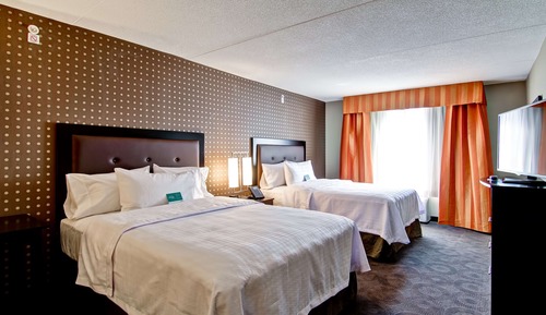 2 Queens 1 King Two Bedroom Two Bathroom Suite