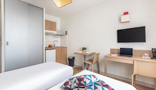 Studio, 2 Twin Beds