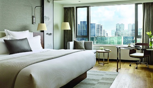 Superior Room, 1 King Bed, River View