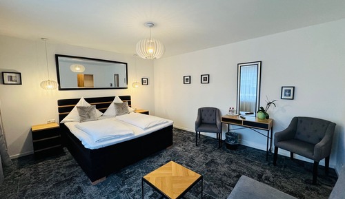 Deluxe Suite, Private Bathroom (Talblick)
