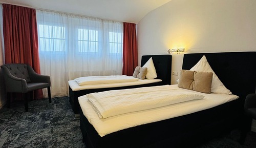Standard Suite, Private Bathroom (Talblick)