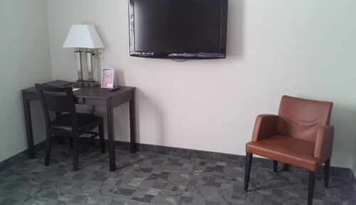 Standard Room, 1 Queen Bed, Accessible