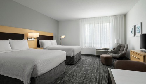 Studio, 2 Queen Beds (Hearing Accessible)