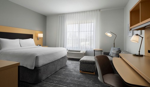 Studio, 1 King Bed (Hearing Accessible)