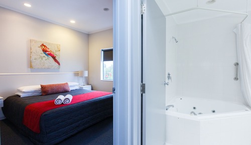 2 Bedrooms Family Suite with Corner Spa (Upstairs)