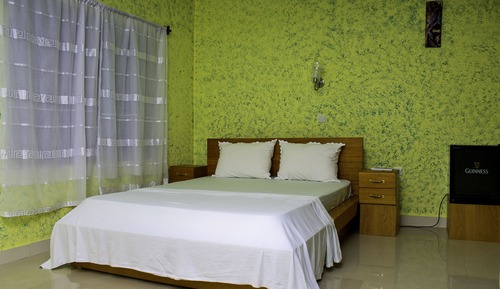 Standard Room, 1 Queen Bed