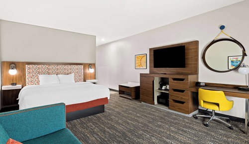 Suite, 1 King Bed, Accessible, Refrigerator & Microwave (Hearing)