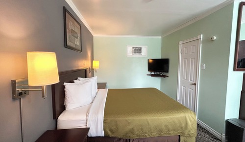 Queen Room