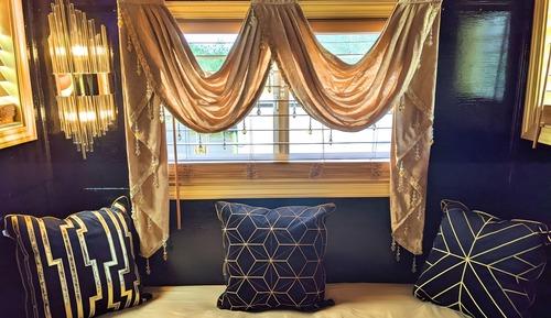Luxury Studio, 1 Queen Bed 2 Twin Beds (Orient Express - Private Caboose)