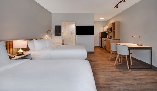 Studio, 2 Queen Beds (Hearing Accessible)